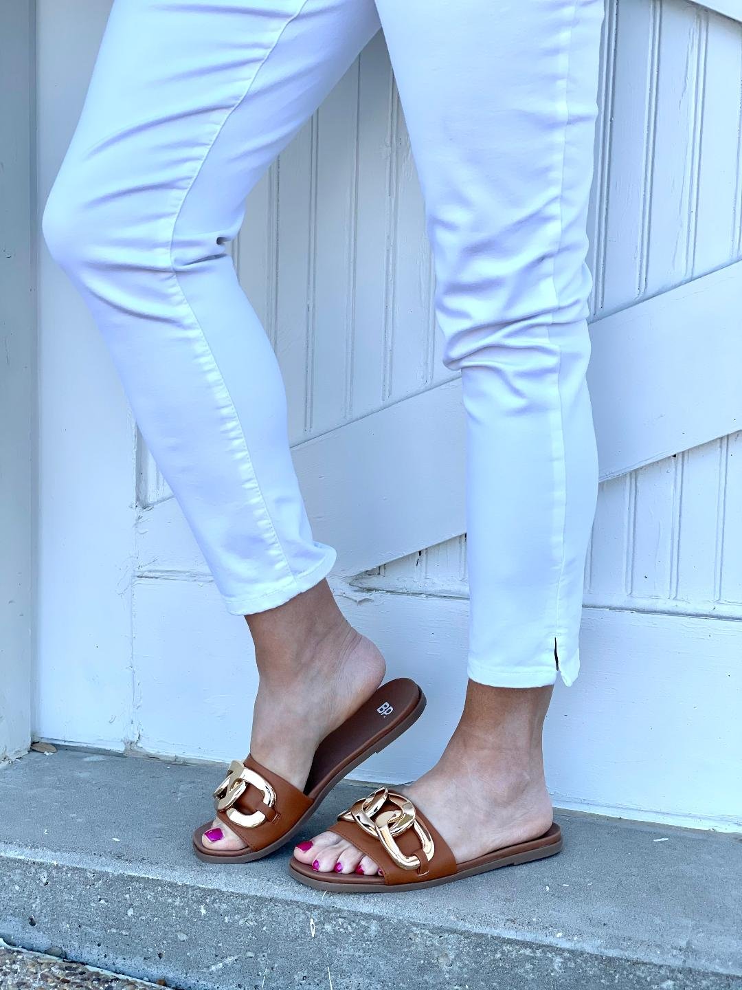 WHITE JEANS| 20+ Outfits! — Sheaffer Told Me To